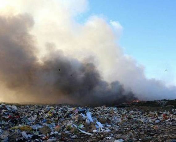 В Шабо уже две недели горит мусорная свалка 