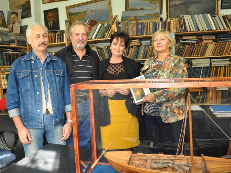 Для одесского Музея морского флота восстановили копию поморской ладьи