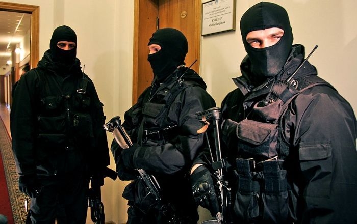 Правоохранители в Одессе провели обыски у лиц, которых подозревают в убийствах