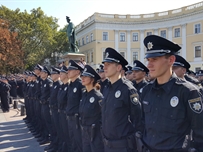 Полицейские в Одессе на дали мужчине выпрыгнуть из окна