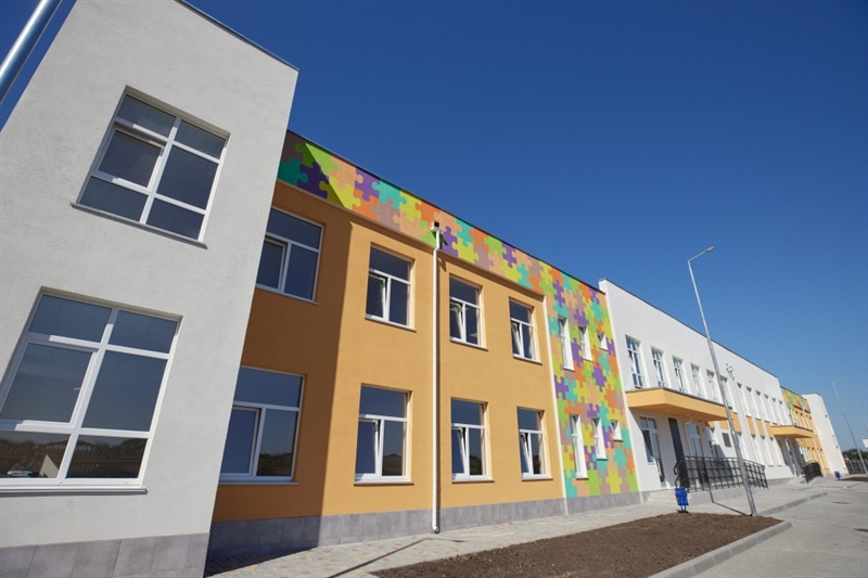 Президент Украины посетил  новый детский сад в пгт Авангард Одесской области