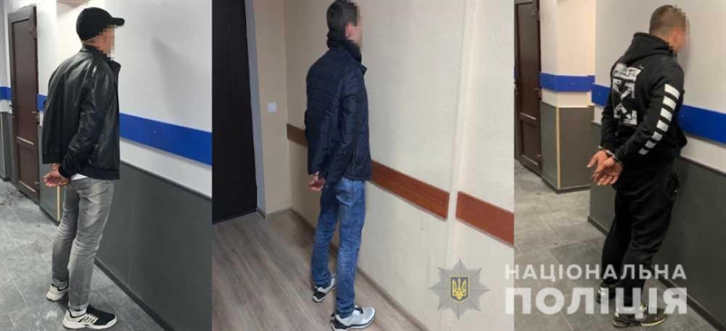 Полицейские задержали группу злоумышленников, которые обокрали торговый павильон 