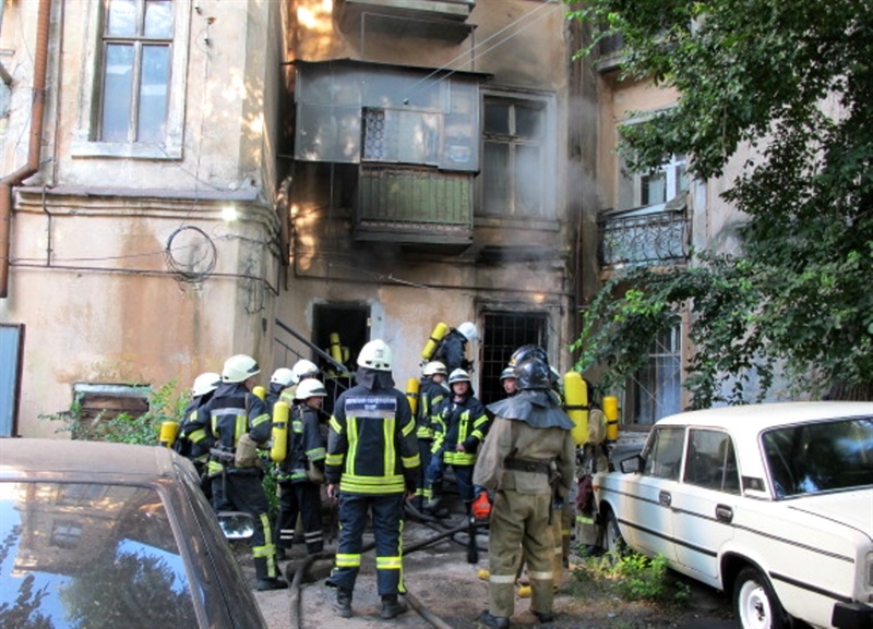 На Колонтаевской горела квартира в жилом доме