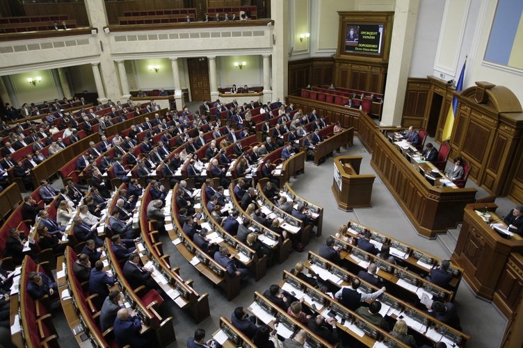 Кто из народных депутатов получает от государства компенсацию за аренду жилья в Киеве?
