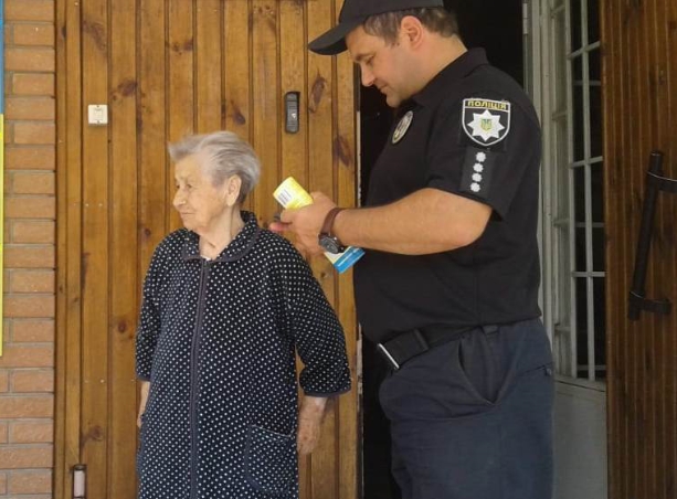 В Измаиле полицейские помогли пожилой женщине вернуться домой
