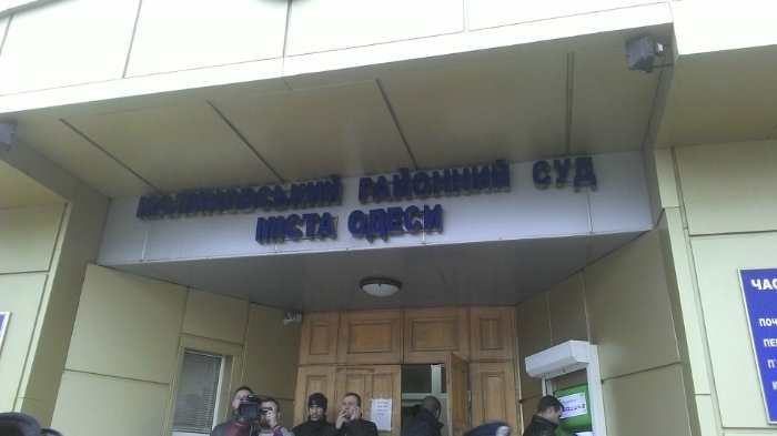 Дело 2 мая:  подсудимые останутся под стражей