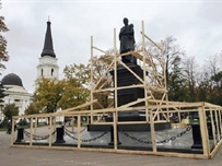 В Одессе реставрируют памятник Воронцову