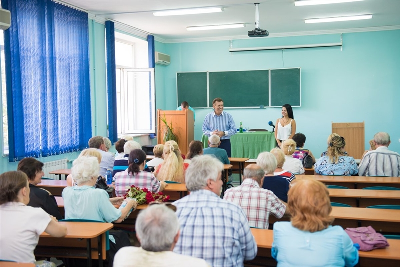 Ближе к инновациям: в Одессе прошел очередной выпуск компьютерных курсов для пожилых людей