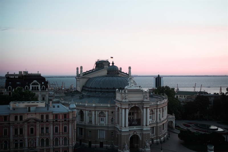 Одесский оперный театр украсили руферы ФОТО