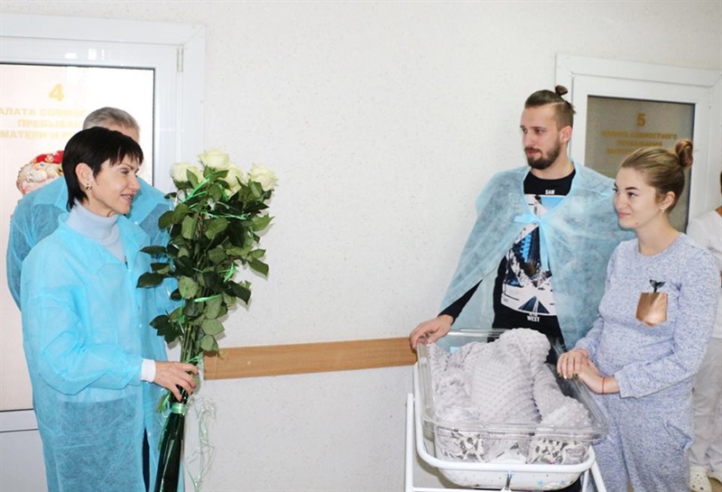 Мэрия подарила подарки детям, родившимся 1 января