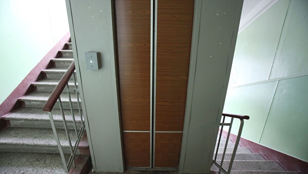 В  «Радужном» сорвался лифт: жильцы жалуются на неисправные подъемники