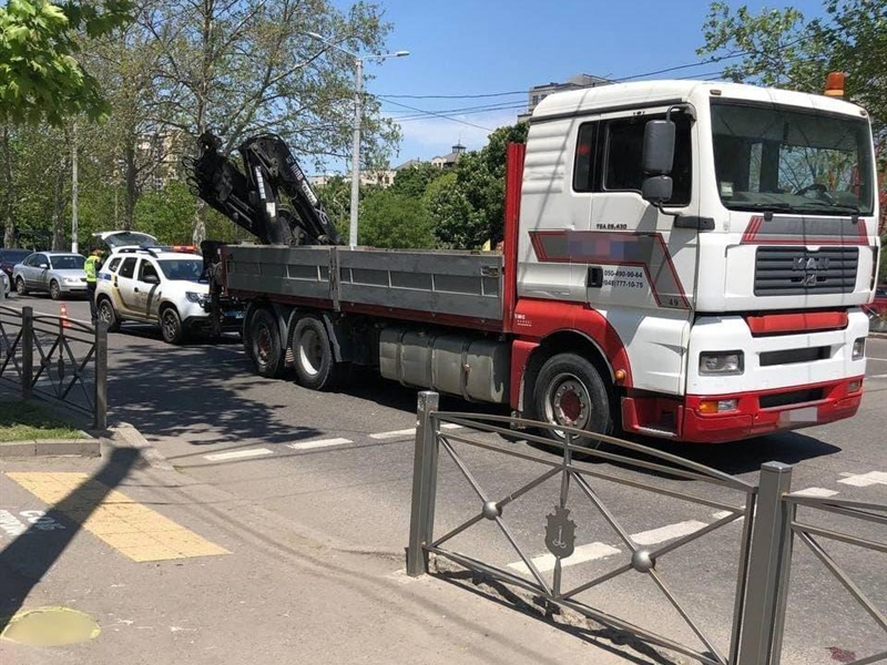 В Одессе грузовик сбил пешехода