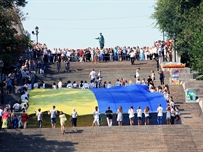 День флага в Одессе превратился в грандиозный праздник и обещает новый рекорд ФОТО ВИДЕО