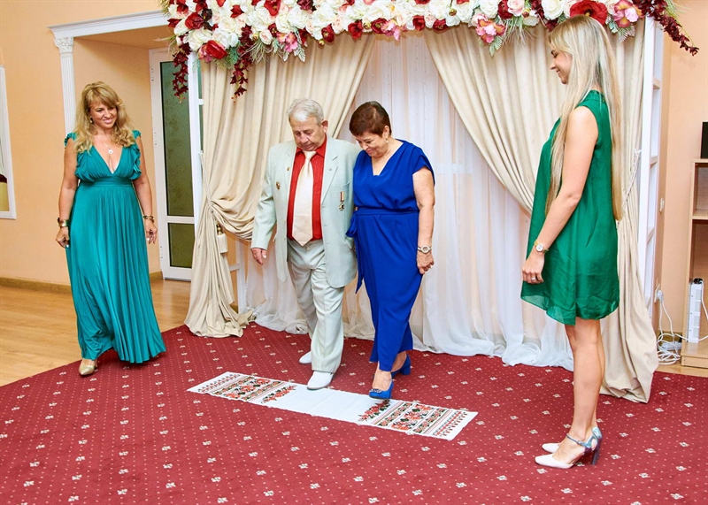 Пара одесситов устроила юбилейную свадьбу 