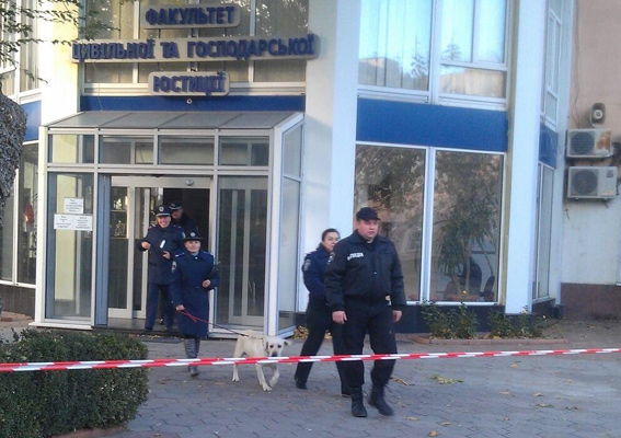 Милиция отчиталась о проверке "минированного" здания в Одессе