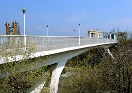 Тещин мост в Одессе не могут реконструировать из-за автомойки 
