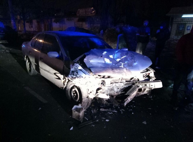 Ночью в Одессе столкнулись три авто