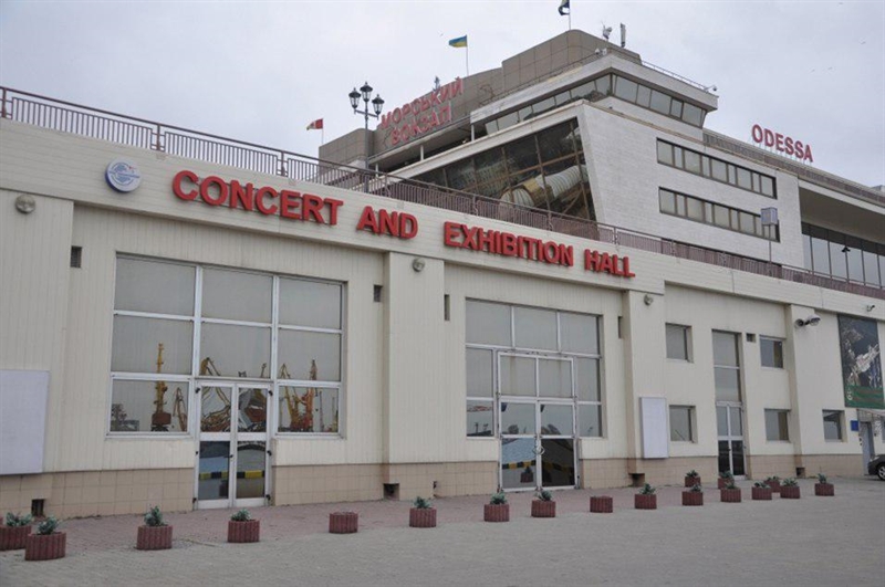В Одесском порту реконструируют концертно-выставочный зал и площадь перед зданием 