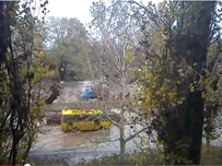 Потоп неместного масштаба: на Толбухина прорвало водопровод ВИДЕО